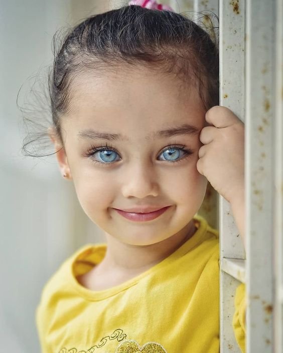 Beautiful Blue Eyes Whatsapp Dp images