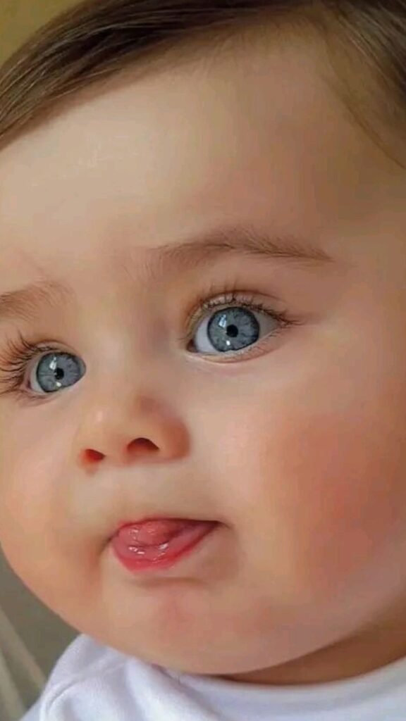 Beautiful Blue Eyes Whatsapp Dp images