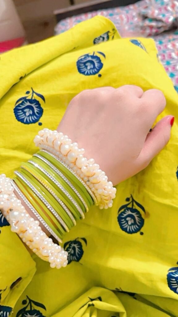 Girls Bangles Hand Whatsapp Dp images